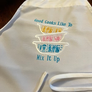 Amish Butterprint Pyrex Mixing Bowls Embroidered on a White Apron ...