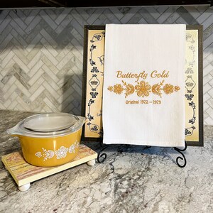 Vintage Pyrex Butterfly Gold embroidered Flour Sack Towel: Vintage Kitchen Decor