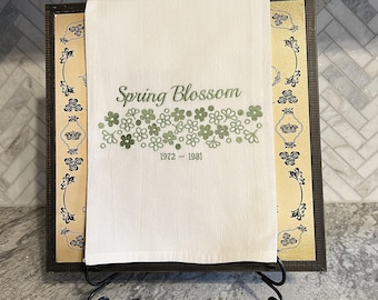 Vintage Pyrex Spring Blossom embroidered Flour Sack Towel: Vintage Kitchen Decor