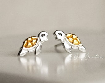 Turtle earrings | .925 sterling silver and sterling silver gold | detailed sea creature | minimalistic jewelry | ocean accessory | gift