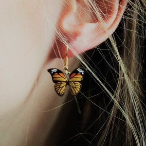 Pendientes de mariposa monarca / lindas joyas de mariposa / regalo para ella / regalo del día de la madre / accesorios con temática de la naturaleza / joyas de verano