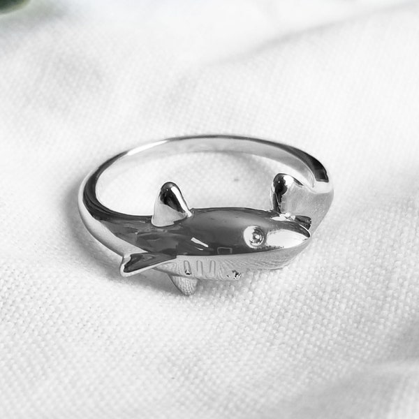 Shark ring | .925 sterling silver plated | sea creature | ocean | cool | minimalist | animal lover | shark diver gift |  silver or gold