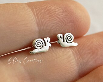 Tiny Snail earrings | 925 sterling silver | gift for her | hypoallergenic | cute accessory | fun jewelry | nature | outdoors |