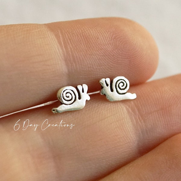 Tiny Snail earrings | 925 sterling silver | gift for her | hypoallergenic | cute accessory | fun jewelry | nature | outdoors |