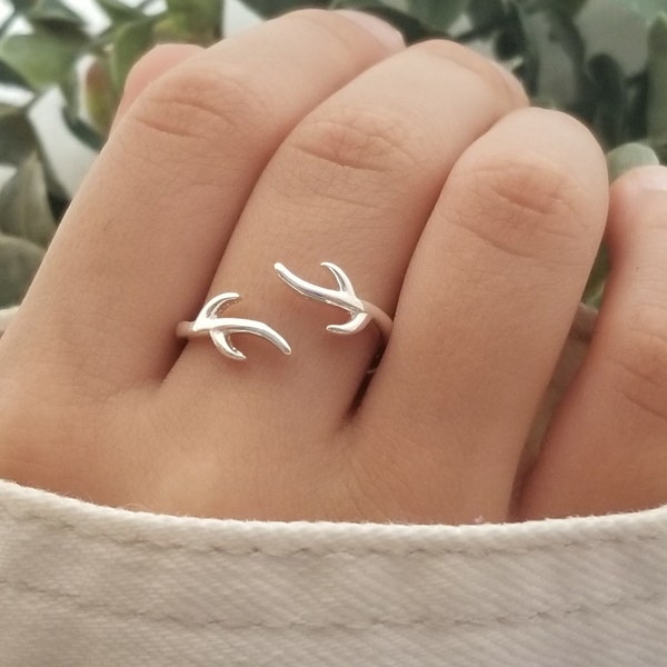 Deer antler ring | gift for her | unique hunting jewelry | nature | outdoors | animal lover | minimalist |