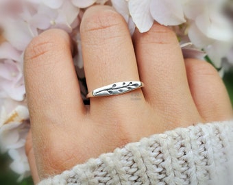 Olive branch ring | .925 sterling silver | unique Christian jewelry | nature accessory | botanical gift for her | minimalistic