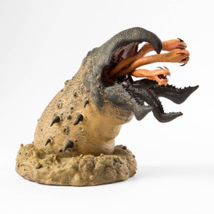 Graboid from Tremors Statue | FANMADE Creature | 3D Printed Monster | Gift for Horror Movies Collector | Gift Graboid Merch Fan | D&D Minis