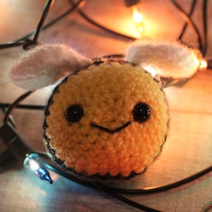 Bumble Bee | Crochet amigurumi bee plush | spring bee