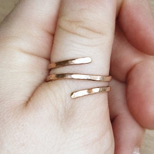 Rose Gold Double Wrap Ring – Rose Gold Ring, 14k Gold Filled Ring, Hammered Thumb Ring, Minimalist Gold Jewelry, Boho Hippie Ring