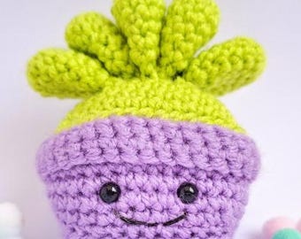 Crochet plant pattern - mini low sew amigurumi pattern for a kawaii plushie