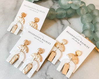 Hammered Arch Earrings Pearl ivory - Brookhaven Baubles - Southern Statement Jewelry - Statement Earrings