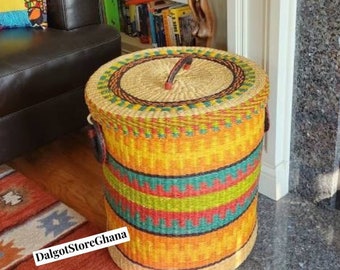 Handwoven Lidded Laundry Basket: Bolga Elephant Grass Hamper