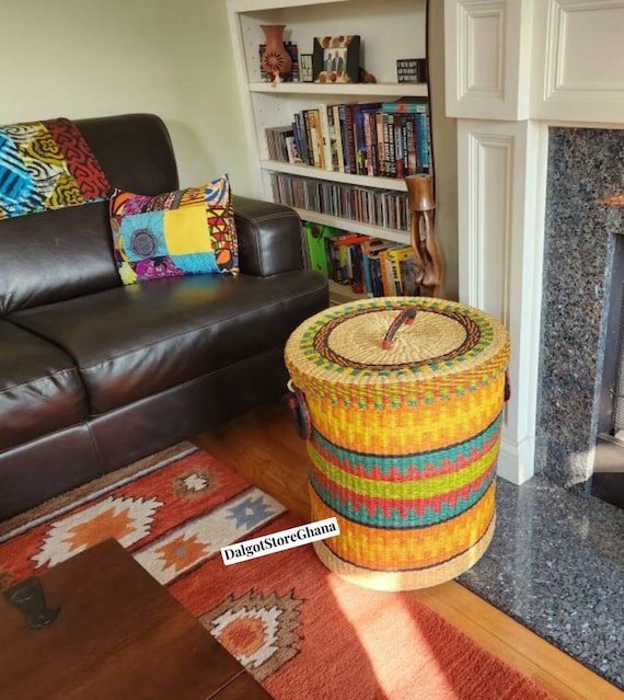 Handwoven Lidded Laundry Basket: Bolga Elephant Grass Hamper