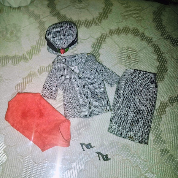 Vintage 1960's Barbie "Career Girl" Outfit #954 Near Complete Nice!!