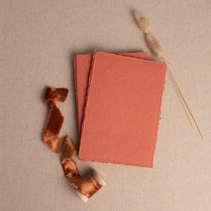 Papier fait main en rouge Sunset | Feuille de papier Deckle Edge| Papier chiffon chiffon de coton | Feuille écologique recyclée pour faire-part de mariage