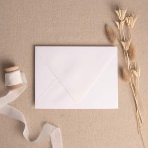 Enveloppes blanches de luxe | Enveloppes 5 x 7, A6 et Rsvp 4 barres à rabat profond | Faire-part de mariage blanc, papeterie de luxe