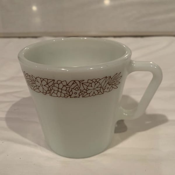 Pyrex - Mug - White and brown floral - Vintage