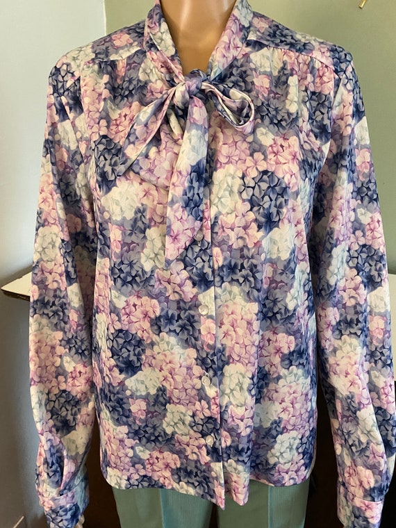 Deadstock floral blouse with neck tie