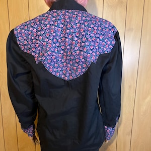 Ladies Floral Pearl Snap Western Shirt