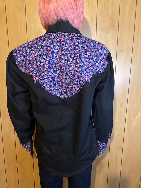 Ladies Floral Pearl Snap Western Shirt