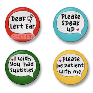 Speldje voor doof links/rechts: set van 4, zeg alsjeblieft, ik wou dat je ondertiteling had, even geduld met me (32 mm/44 mm)