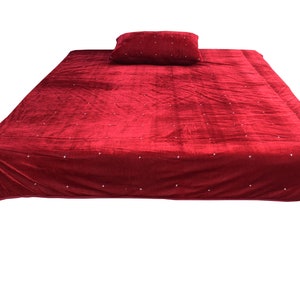 Deep Red Velvet Quilt, Deep Red Velvet Bedding, Deep Red Blanket, Star Stitch Quilt, Custom Quilt, Queen Quilt, Quilt with Pom Pom