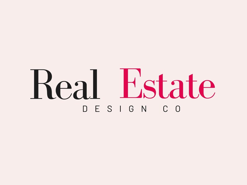 Op de afbeelding: De woorden "Real Estate" in zwart en magenta, met "Design Co" in zwart, zijn gecentreerd op een lichtroze achtergrond. De tekst is in een schreefletter, met "Estate" in een vettere, meer gestileerde letter.