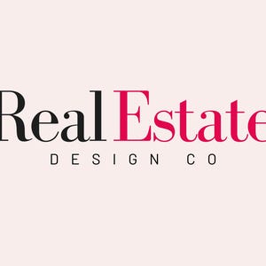 Puede incluir: Un dise&ntilde;o de logotipo con las palabras "Real Estate" en negro y fucsia, y "Design Co" en una fuente m&aacute;s peque&ntilde;a debajo. El fondo es de un rosa p&aacute;lido suave.