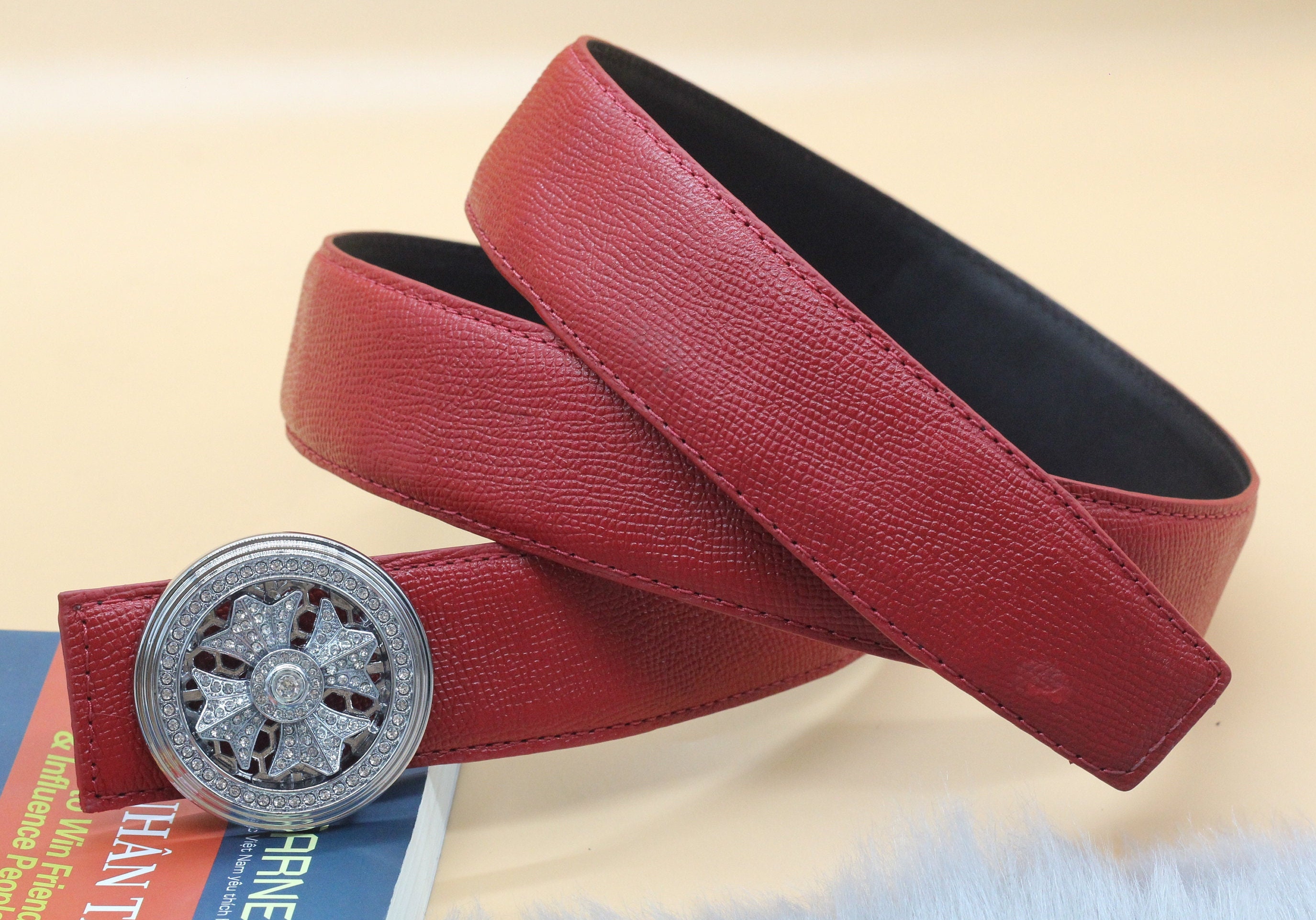 Men's Designer Belts: Leather Belts, Dress Belts, Luxury Buckles - LOUIS  VUITTON ® - 3