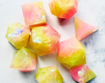 Limonade aux fraises | Fait main | Jeu de dés à bords tranchants | Donjons et dragons | DÉS DU MDN