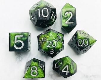 Gouttes empoisonnées | Fait à la main | Ensemble de dés Sharp Edge | Donjons & Dragons | DÉS DU MDN