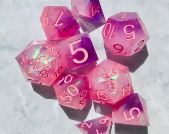 Feu féerique | Fait main |  Jeu de dés à bords tranchants | Donjons et dragons | DÉS DU MDN