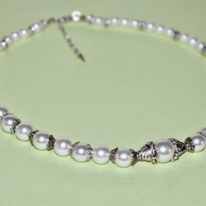 Pearl choker / trendy choker / pearl beaded necklace / minimalist necklace / boho choker / dainty jewelry