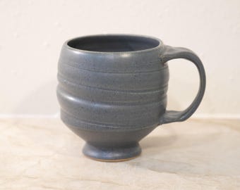 Handgetöpferte Keramiktasse