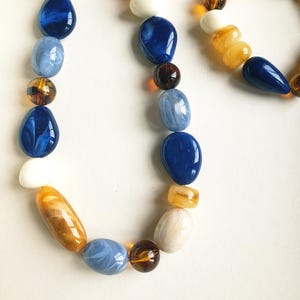 Colliers maxi perles irrégulières multicolores en résine style vintage