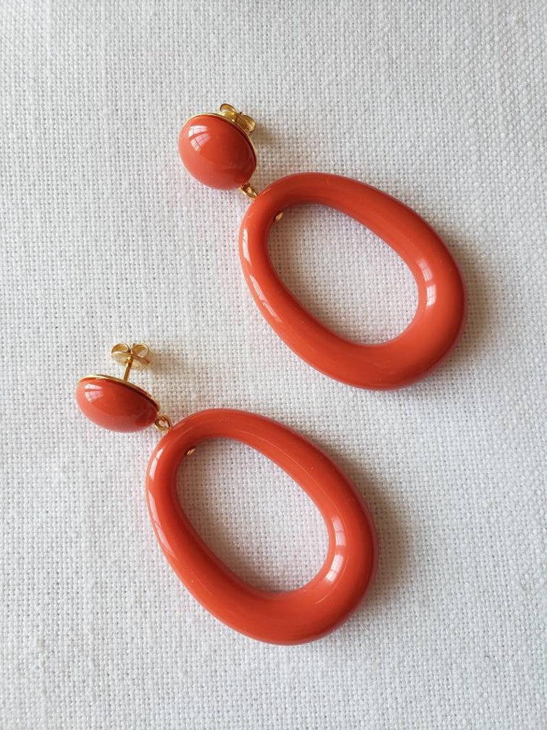 Hollow out resin earrings Rouge corail