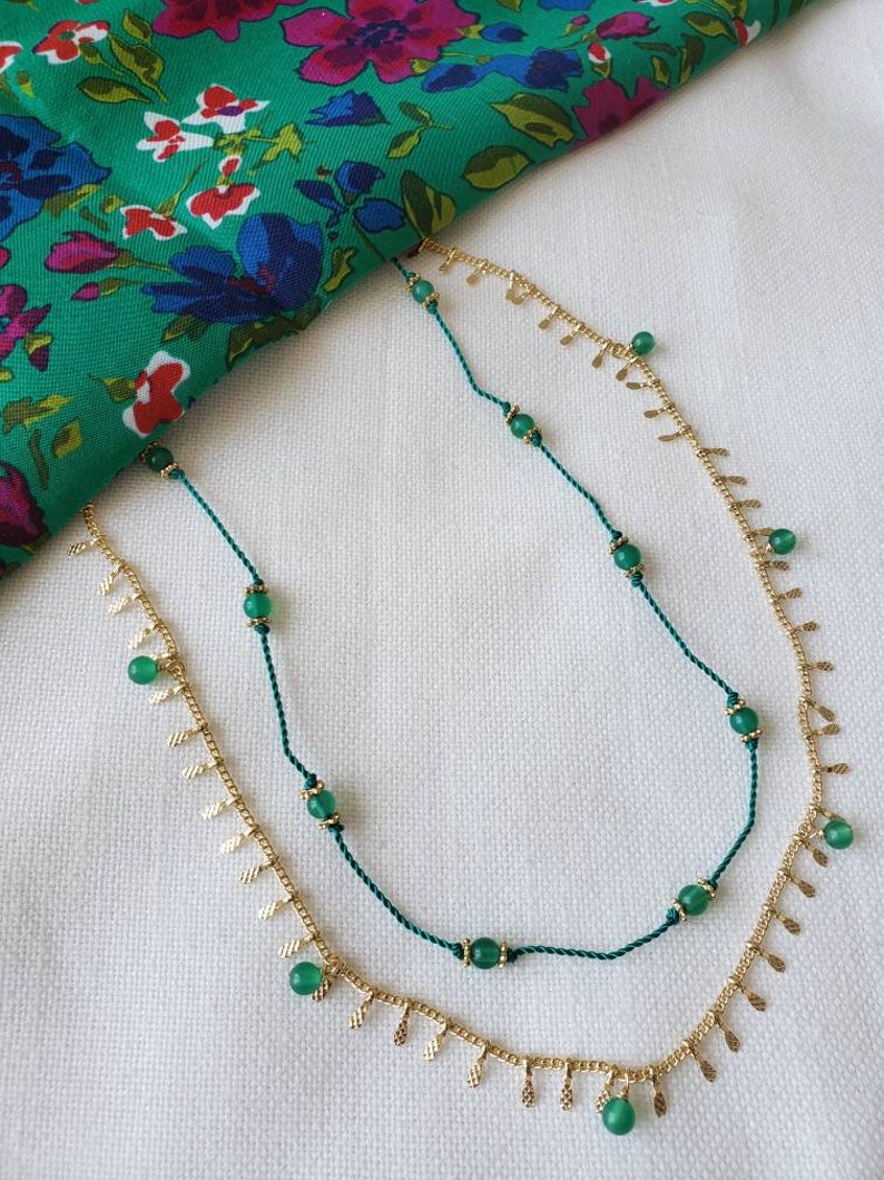 Collier laiton doré petites barres Onyx verte