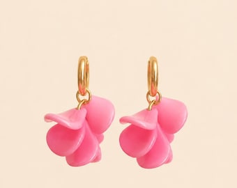 Mini stainless steel hoop earrings and small marbled resin petals