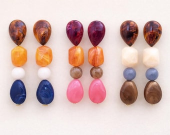 Irregular resin pearl drop earrings