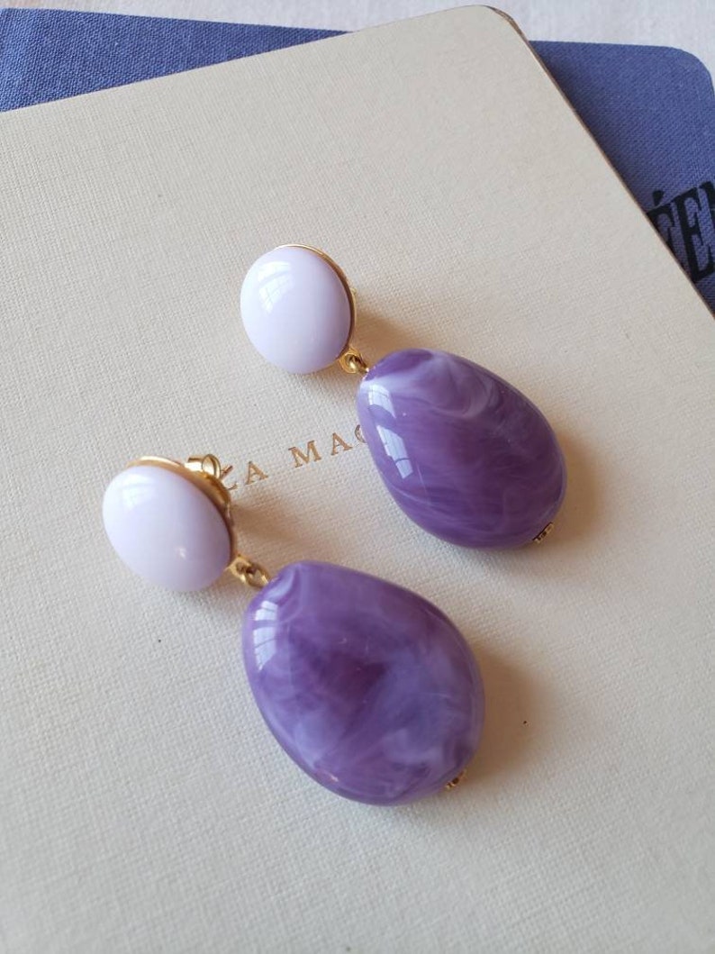 Resin pebble earrings Violet parme