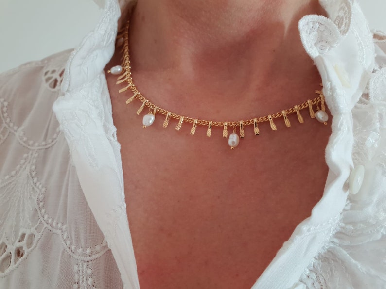 Collier laiton doré petites barres perles d'eau (blanc)