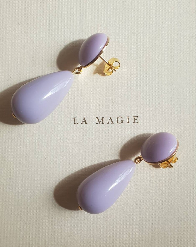 Boucles d'oreilles larme en résine Lilas