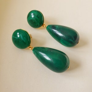 Resin teardrop earrings Vert foncé