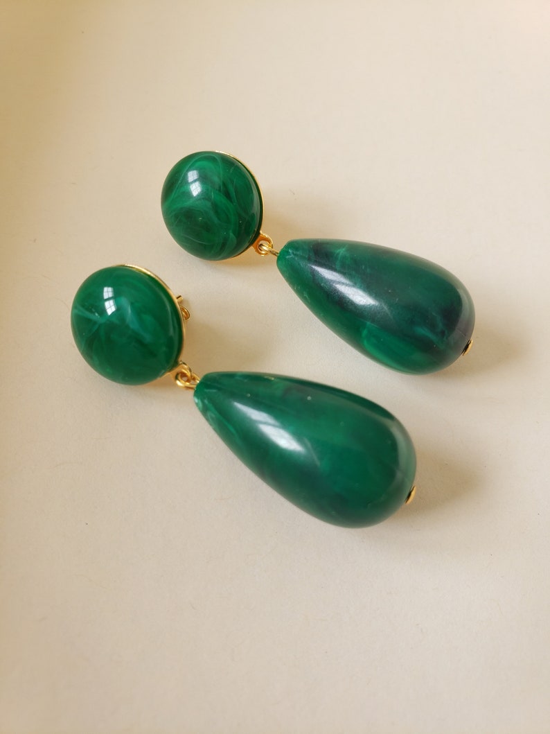 Resin teardrop earrings Vert foncé