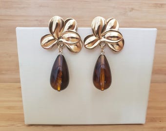 Stainless steel petal earrings with resin drops