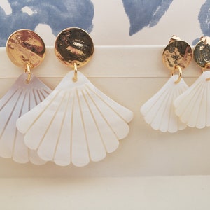 Mother-of-pearl shell earrings