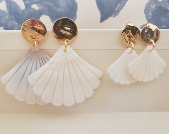 Mother-of-pearl shell earrings