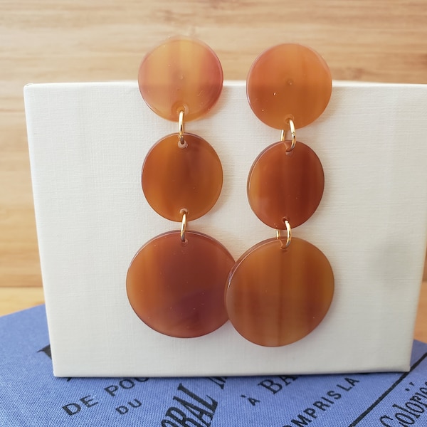 Trio of lozenge earrings in olive green - amber - ecru acetate