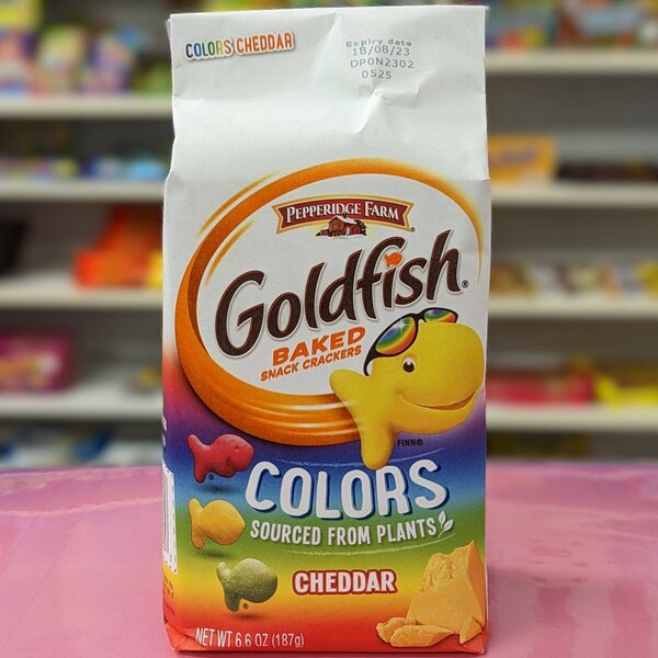 Pepperidge Farm Goldfish Colors Cheddar Flavoured Goldfish USA Import 187g