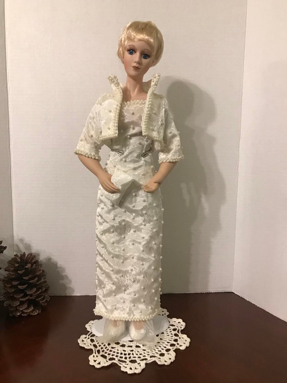 Ashley belle princess sales diana porcelain doll